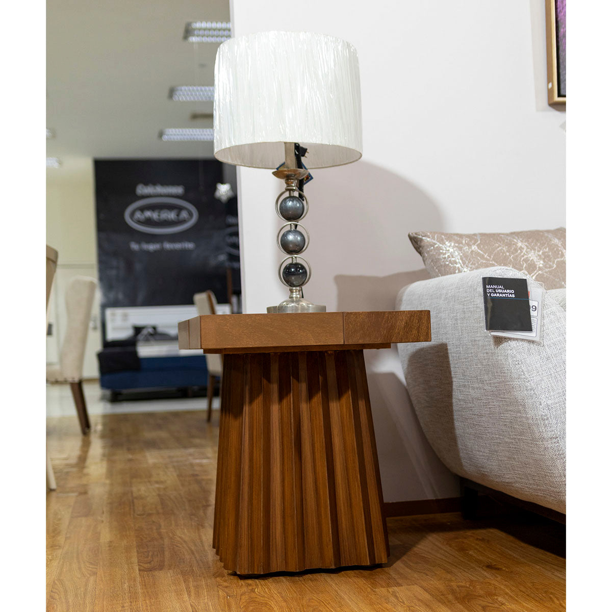 Mesa Lateral Anaheim Parota